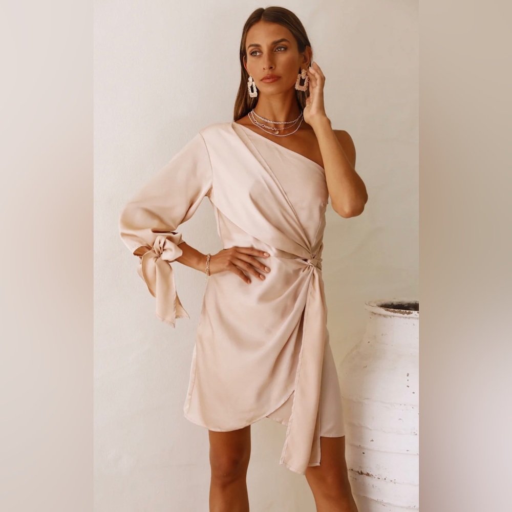 NWT Hello Molly Bow Down Champagne Dress